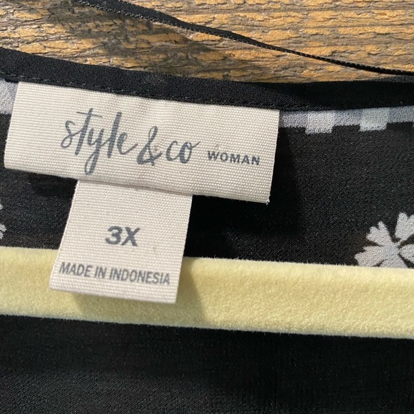 Style & Co Sheer Bell Sleeve Top Floral and Gingham Size 3X - Picture 8 of 8